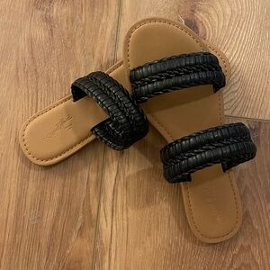 Universal thread black slip on flat sandals